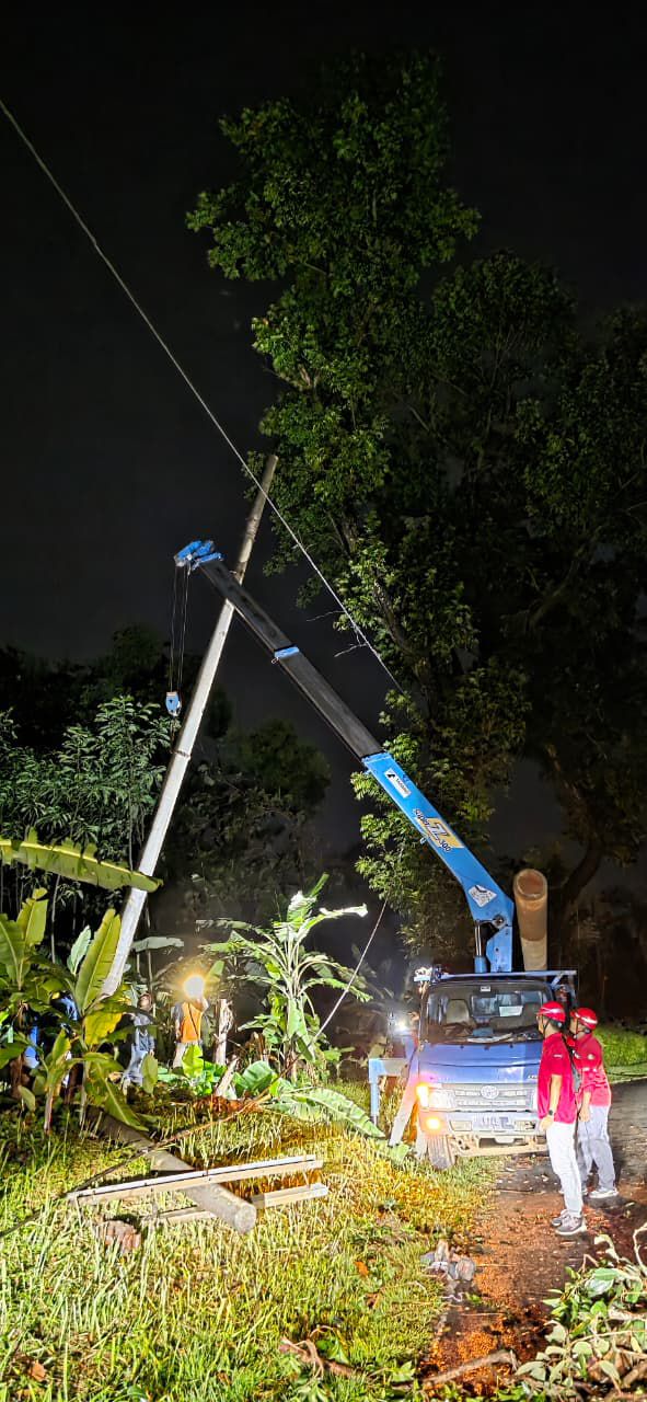 PLN bergerak cepat untuk memulihkan sistem kelistrikan di Jateng dan DIY yang terdampak hujan deras dan cuaca ekstrem.