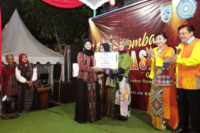 
					Perkuat Identitas Daerah, Nawal Yasin Ajak Pengrajin Majukan Batik Jateng Kancah Nasional