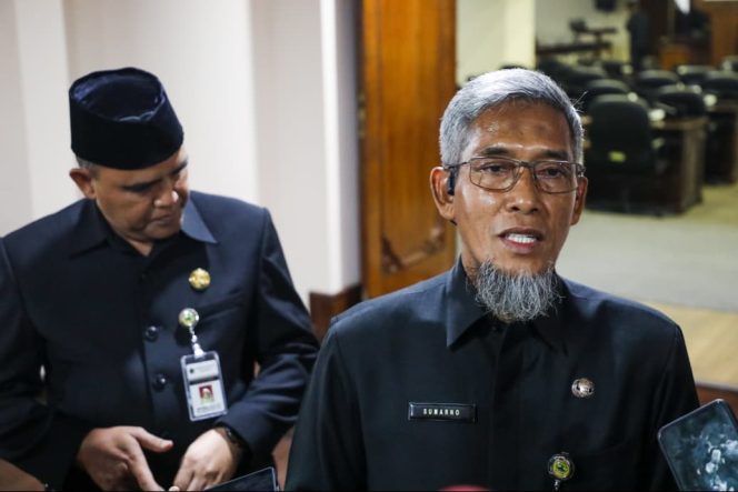 
					Sekda Jateng Dorong ASN Hemat Energi, Ngantor Jalan Kaki, Sepeda, atau Mobil Barengan