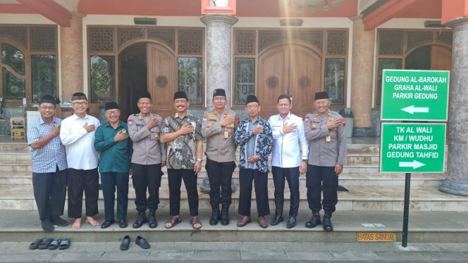 
					Kunjungan Binmas Polda Jateng ke LDII Jawa Tengah, Perkuat Sinergi Ciptakan Jawa Tengah yang Kondusif