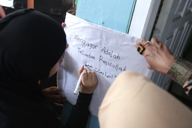 
					Momen Haru di Kendal, Nawal Yasin Titipkan Pesan untuk Guru PAUD