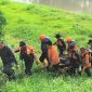 Evakuasi korban hanyut di Banjir Kanal Barat Semarang