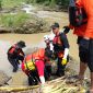 Evakuasi korban tenggelam di Sungai Laes Pemalang