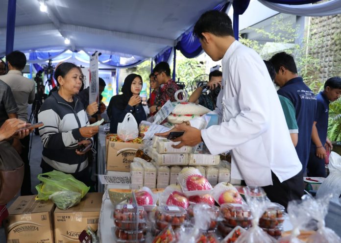 Deflasi Jawa Tengah pada April 2026 terutama disumbang oleh penurunan harga daging ayam ras, telur ayam ras, dan cabai rawit seiring normalisasi permintaan pasca HBKN Idulfitri 1447 H.