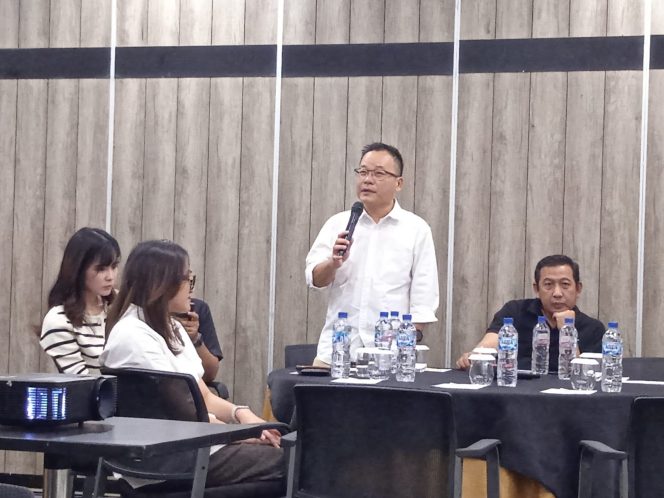 
					General Manager DP Mall Semarang, Antonius Agus Budiawan, saat memaparkan kondisi mall dalam media gathering Sinar Mas Land di Semarang, Kamis (9/7).