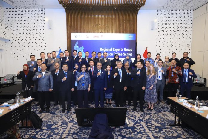 Otoritas Jasa Keuangan (OJK) bersama United Nations Office on Drugs and Crime (UNODC) dan Satuan Tugas Pemberantasan Aktivitas Keuangan Ilegal (Satgas PASTI) memperkuat kerja sama regional untuk memerangi penipuan daring (online scams) yang semakin kompleks, terorganisasi, dan melibatkan jaringan lintas negara.