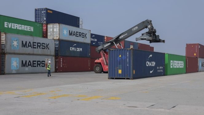 
					Genjot Logistik Kawasan Industri, Luthfi Targetkan Dry Port Jateng Rampung 2 Tahun