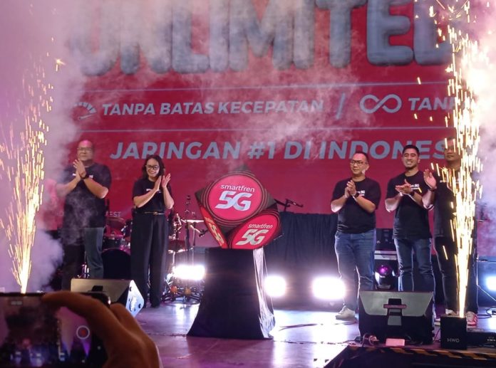 PT XLSMART Telecom Sejahtera Tbk melalui merek layanan Smartfren resmi meluncurkan paket Unlimited 5G di Kota Semarang, Rabu (5/8).