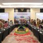 Focus Group Discussion (FGD) Penguatan BPR Milik Pemerintah Daerah melalui Implementasi KUB diselenggarakan di Kantor OJK Solo, Selasa (11/8).