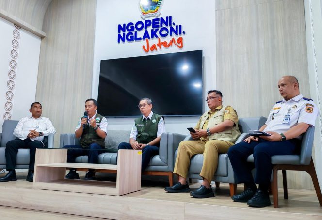 
					Paper Test Negatif, BMKG: Abu Anak Krakatau Belum Sampai ke Jateng