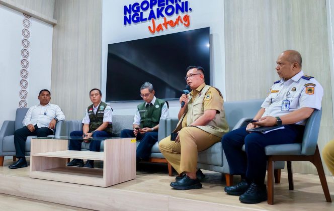
					Abu Anak Krakatau Belum Sampai Jateng, Warga Diminta Tak Panik