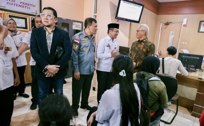 
					Perbaiki Pelayanan Publik, Luthfi Minta Aduan Warga Direspons Maksimal 24 Jam