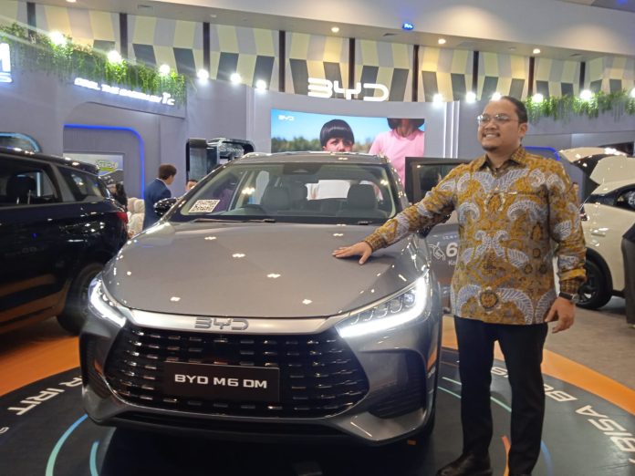 Head of Public and Government Relations PT BYD Motor Indonesia Luther Panjaitan dalam ajang GIIAS Semarang 2026 di Muladi Dome UNDIP, Rabu (30/9/2026).