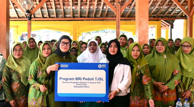 BRI melalui program BRI Peduli Tanggung Jawab Sosial dan Lingkungan (TJSL) menyalurkan bantuan speaker kepada Yayasan PKK Pertiwi Gersi, Kabupaten Blora, Jawa Tengah. 