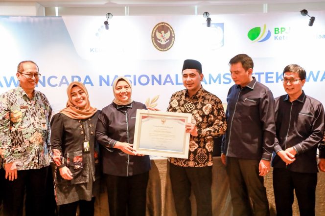 
					Lindungi Petani hingga Pengajar Keagamaan, Jateng Masuk Nominasi Jamsostek Award 2026