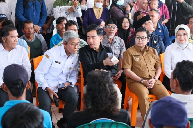 
					Nelayan hingga Penghayat Kepercayaan Sampaikan Keluhan, Wapres Gibran dan Sekda Jateng Turun Langsung