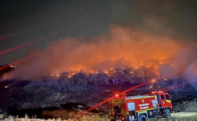 
					Kebakaran TPA Jatibarang Meluas, 10 Hektare Lahan Dilalap Api