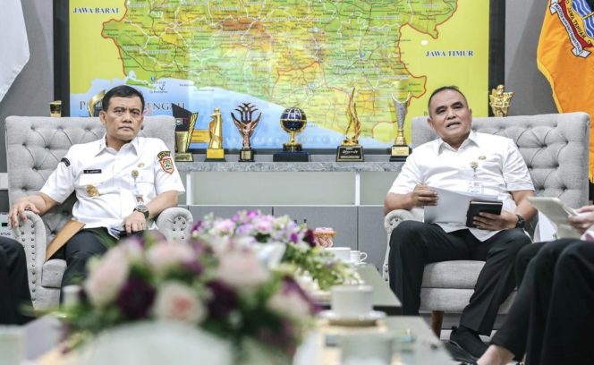 
					Ahmad Luthfi Siapkan 1,1 Juta Genteng, IKM Jateng Kebagian Pasar