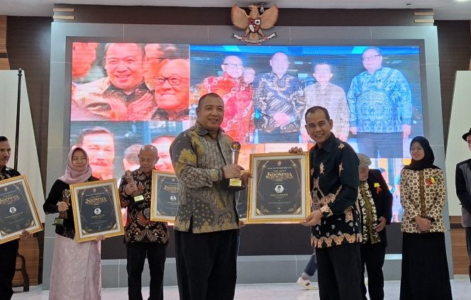 
					10 Tokoh Raih Penghargaan FPPB, Ahmad Luthfi Minta Pemimpin Terus Berinovasi