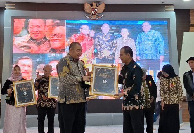 
					Pamor Wicaksono Terima Penghargaan Nasional, Komitmen Bangun Brebes Berkelanjutan