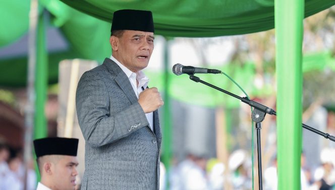 
					Ahmad Luthfi Beri Enam Kado untuk Santri Jateng, Perkuat Pendidikan hingga Perlindungan