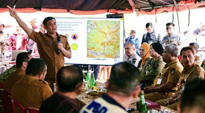 
					Ahmad Luthfi Minta Gunung Lawu Disisir Menyeluruh Usai Titik Api Kembali Muncul