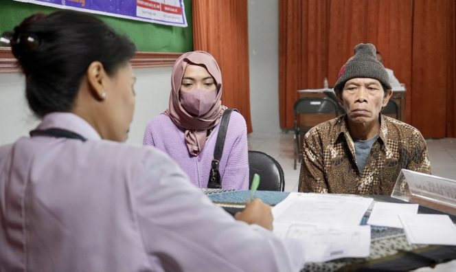 
					Dua Tahun Menahan Sakit, Warga Lereng Lawu Ini Berharap Sembuh Lewat Dokter Speling