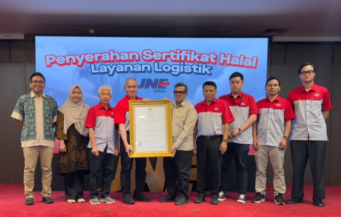 
					JNE resmi mengantongi sertifikat halal untuk layanan logistik dari Badan Penyelenggara Jaminan Produk Halal (BPJPH).