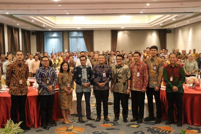 
					Otoritas Jasa Keuangan (OJK) Provinsi Jawa Tengah memperkuat upaya perbaikan kualitas kredit dan pembiayaan Bank Perekonomian Rakyat dan Bank Perekonomian Rakyat Syariah (BPR/S) di Jawa Tengah dan Daerah Istimewa Yogyakarta (DIY).