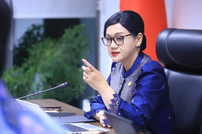 
					Ketua Dewan Komisioner Otoritas Jasa Keuangan (OJK), Friderica Widyasari Dewi.