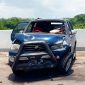 Dampak tabrakan membuat Daihatsu Taruna oleng dan posisi akhirnya melintang di lajur 2, tepat di KM 440+400.